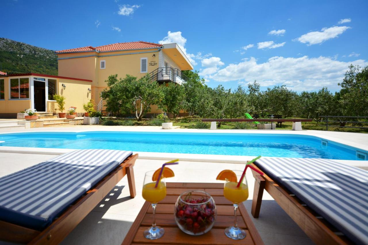 Villa Oliva Kastela Exterior photo
